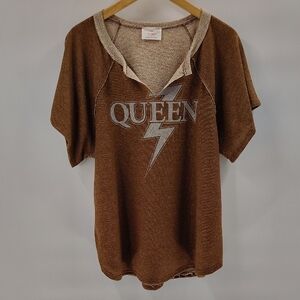 Fantastic Fawn QUEEN Pullover Top Size Large Brown Lightning Bolt Graphic V neck